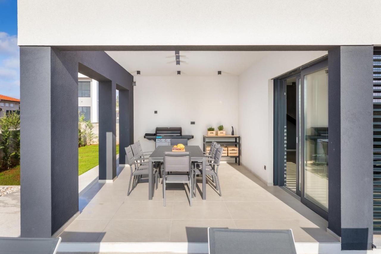 Amazing Private Villa With Outdoor Swimming Pool In Vodnjan Eksteriør billede